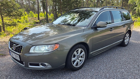 Volvo V70 3 of 12