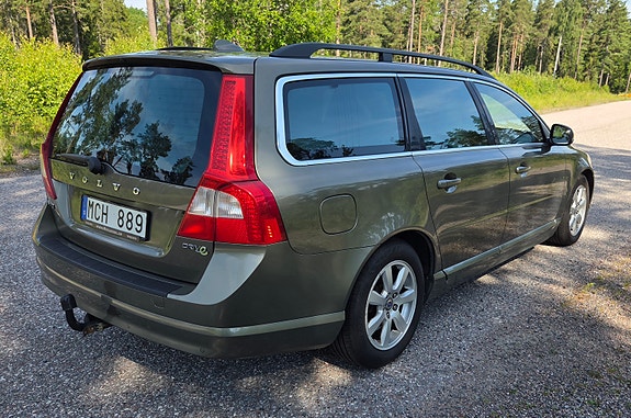 Volvo V70 6 of 12