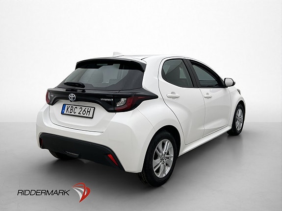 Toyota Yaris 8 of 30