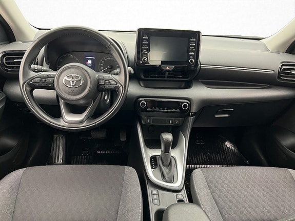 Toyota Yaris 18 of 30