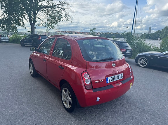 Nissan Micra 3 of 5
