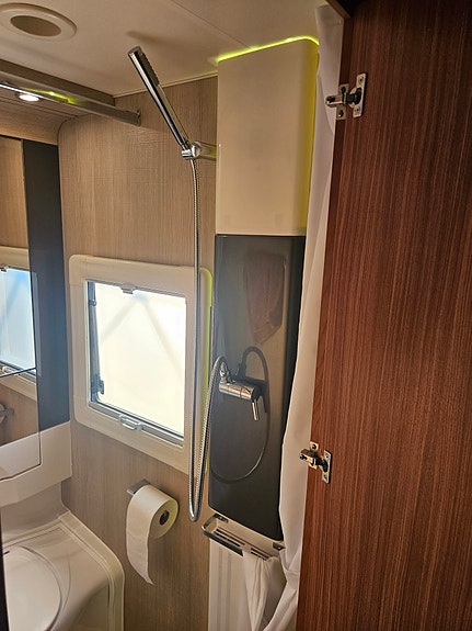 Adria Alpina 743 ut 14 of 16