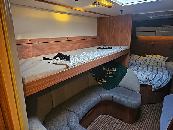 Adria Alpina 743 ut 9 of 16