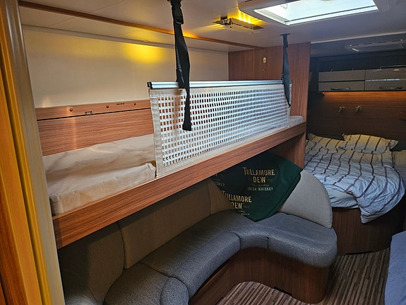 Adria Alpina 743 ut 10 of 16