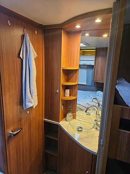 Adria Alpina 743 ut 12 of 16