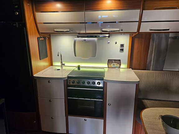 Adria Alpina 743 ut 4 of 16