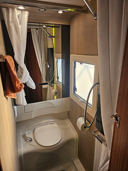 Adria Alpina 743 ut 13 of 16