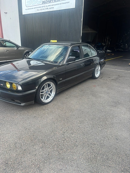 BMW M5 9 of 9