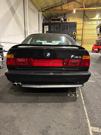 BMW M5 8 of 9
