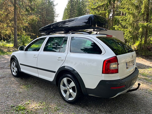Skoda Octavia Scout 4 of 5