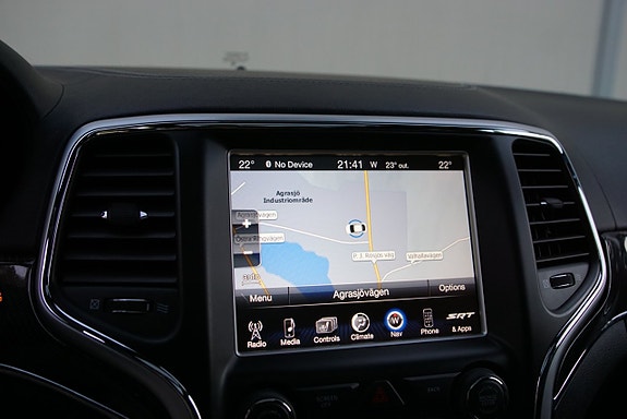 Jeep Grand Cherokee 23 of 29