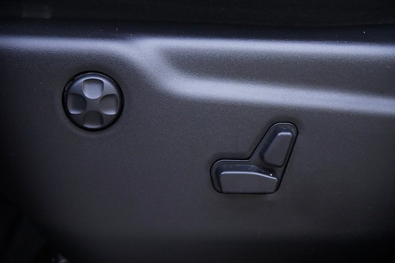 Jeep Grand Cherokee 18 of 29