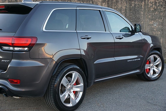 Jeep Grand Cherokee 11 of 29