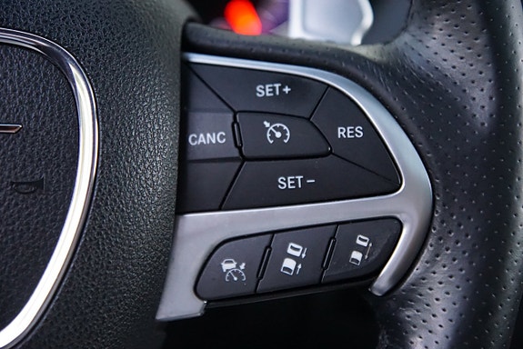 Jeep Grand Cherokee 22 of 29