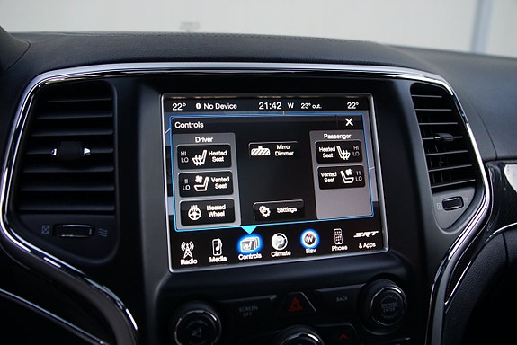 Jeep Grand Cherokee 25 of 29