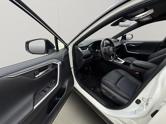 Toyota RAV4 23 of 30