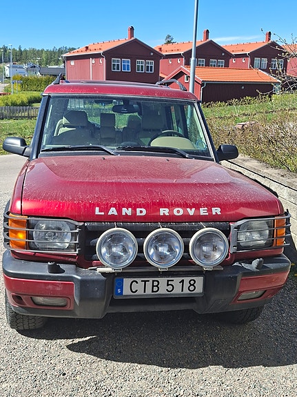Land Rover Discovery 2 of 5