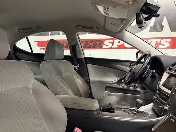 Lexus IS250 4 of 6
