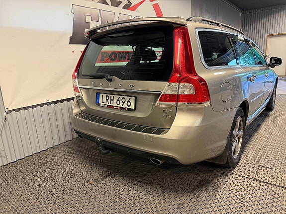 Volvo V70 4 of 7
