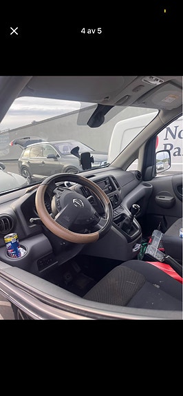 Nissan NV200 3 of 5