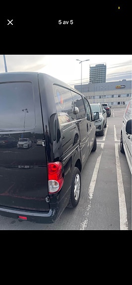 Nissan NV200 4 of 5