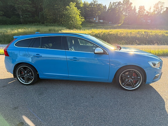 Volvo V60 4 of 5