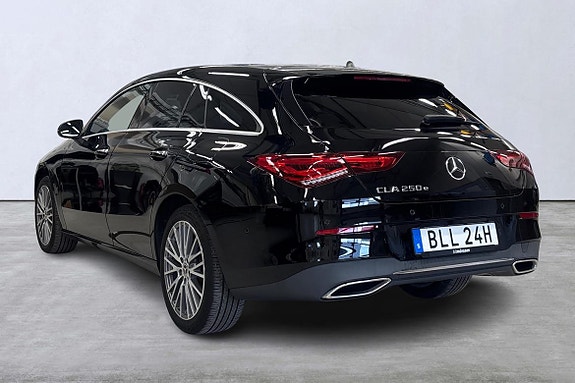 Mercedes-Benz CLA250 e 4 of 5