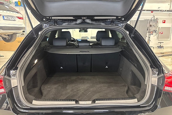 Mercedes-Benz CLA250 e 13 of 23