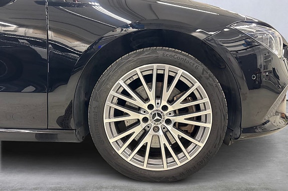 Mercedes-Benz CLA250 e 14 of 23