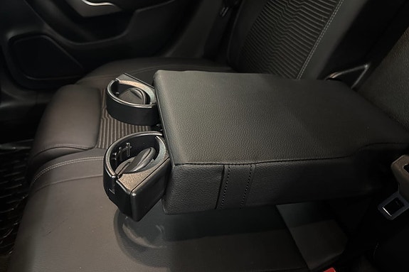 Mercedes-Benz CLA250 e 18 of 23