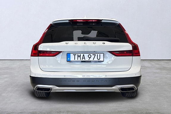 Volvo V90 Cross Country 5 of 5