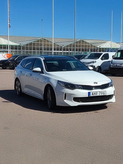 Kia Optima 2 of 5