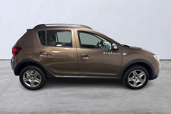 Dacia Sandero Stepway 3 of 5