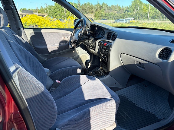 Hyundai Elantra 6 of 6