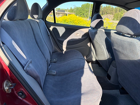 Hyundai Elantra 5 of 6