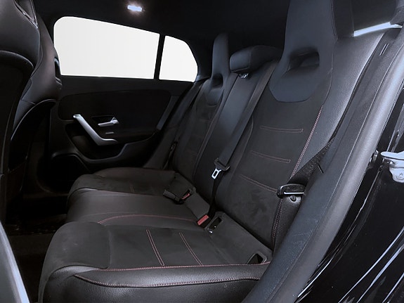 Mercedes-Benz CLA200 d 14 of 17