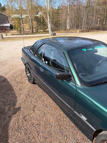 BMW 318i 4 of 5