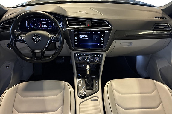 Volkswagen Tiguan Allspace 4 of 5