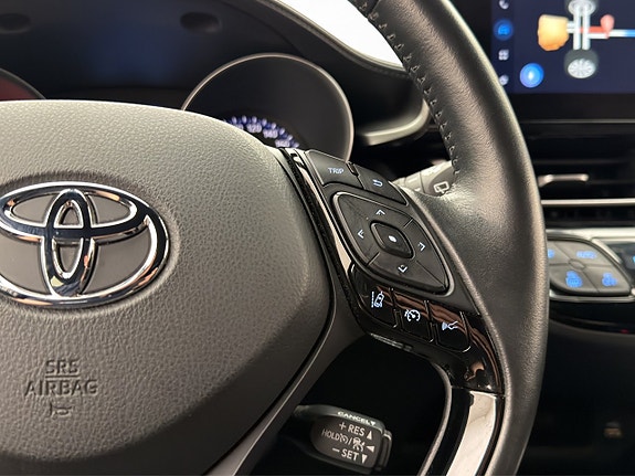 Toyota C-HR 17 of 30