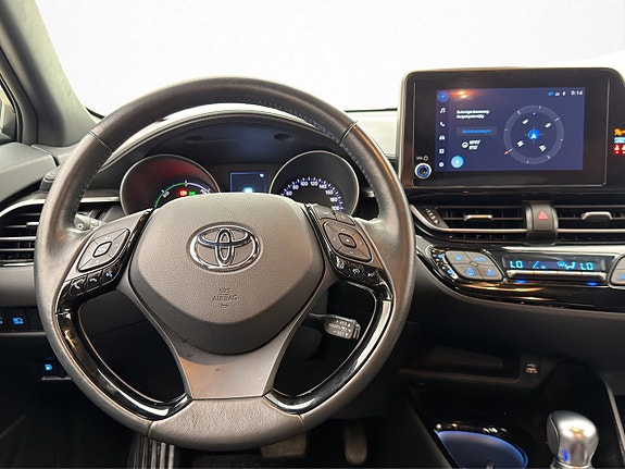 Toyota C-HR 13 of 30