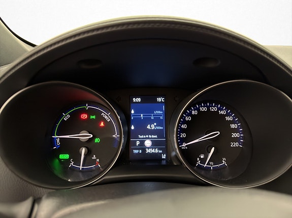 Toyota C-HR 16 of 30