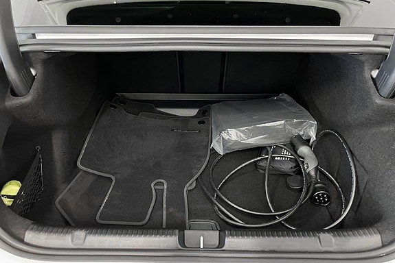 Mercedes-Benz EQE350 14 of 14