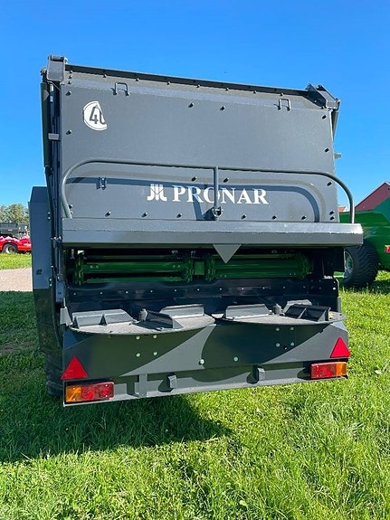 Pronar N 262/1 Fastgödselspridare 14 ton 4 of 12