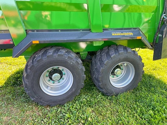 Pronar N 262/1 Fastgödselspridare 14 ton 3 of 12