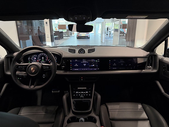 Porsche Cayenne 20 of 26