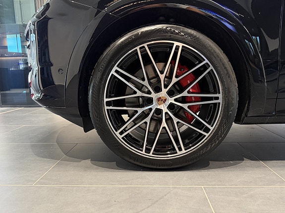 Porsche Cayenne 13 of 26