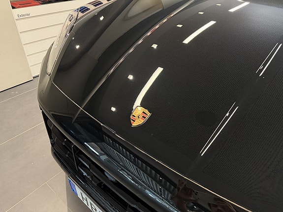 Porsche Cayenne 12 of 26