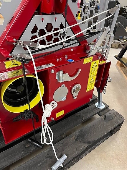 Tajfun Timmervinsch mekanisk och hydraulisk 7 of 16