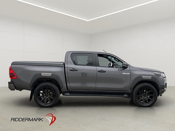 Toyota HiLux 2 of 5