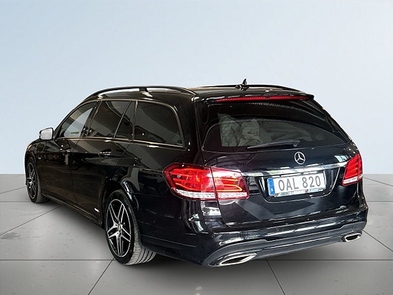 Mercedes-Benz E220 5 of 5